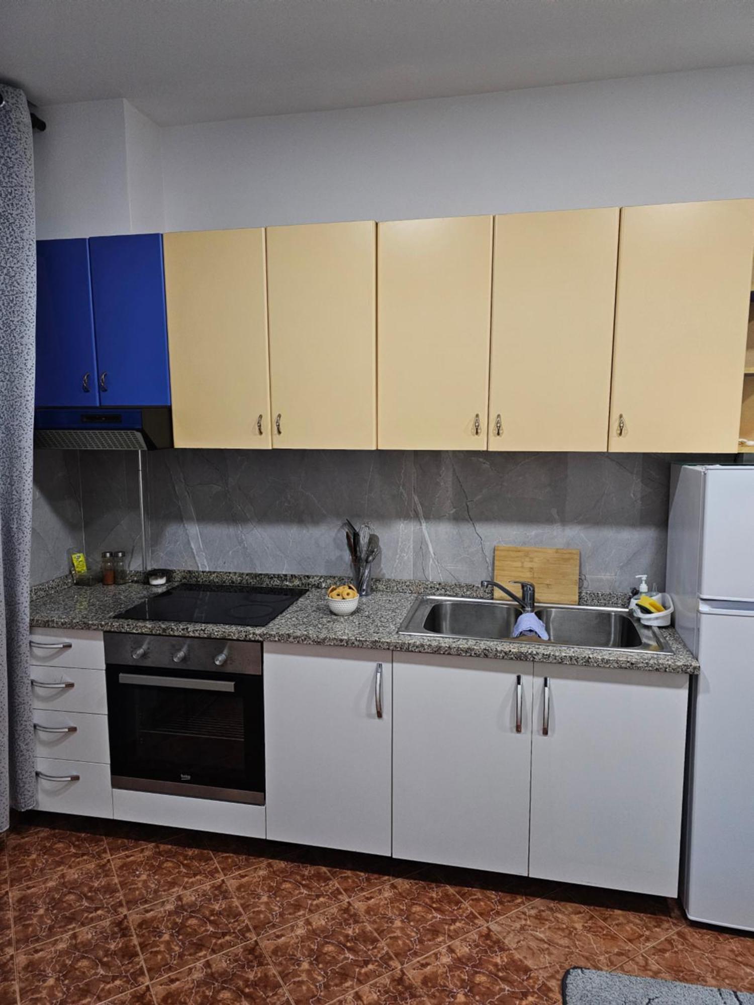 Geljus Apartment Тирана Экстерьер фото
